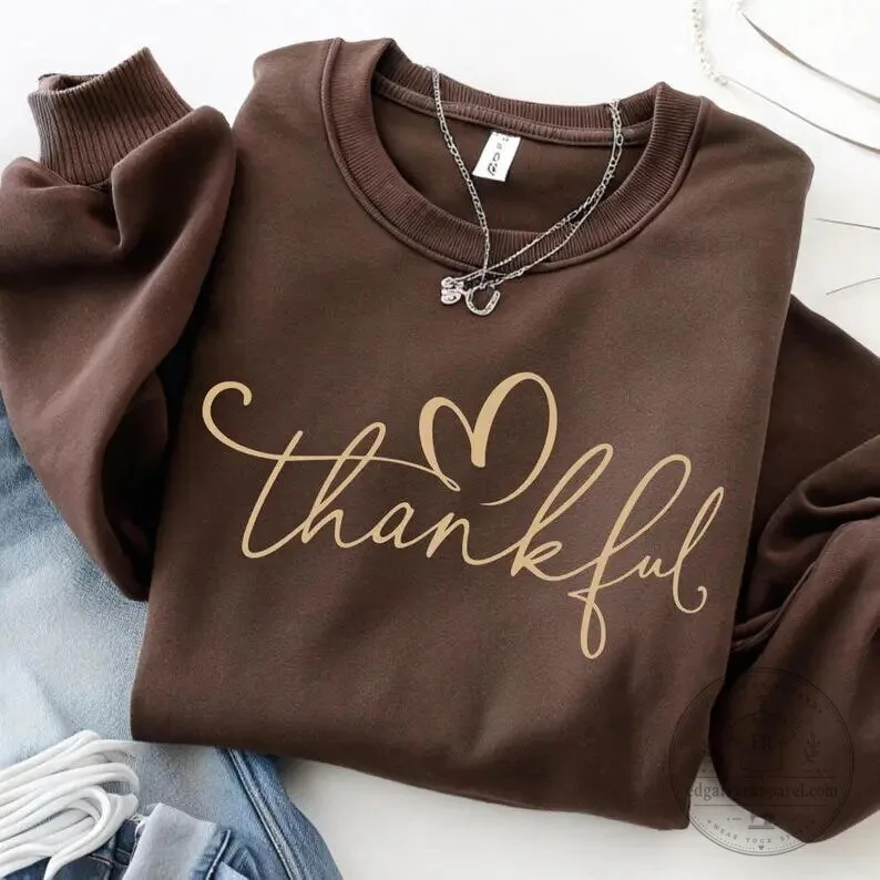 Thankful Script Heart Graphic Crewneck Cozy Fall Thanksgiving Sweatshirt