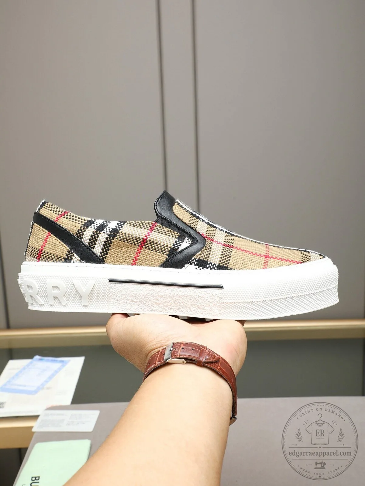 Women’s Casual Slip-On Shoes with Burberry Check Pattern
