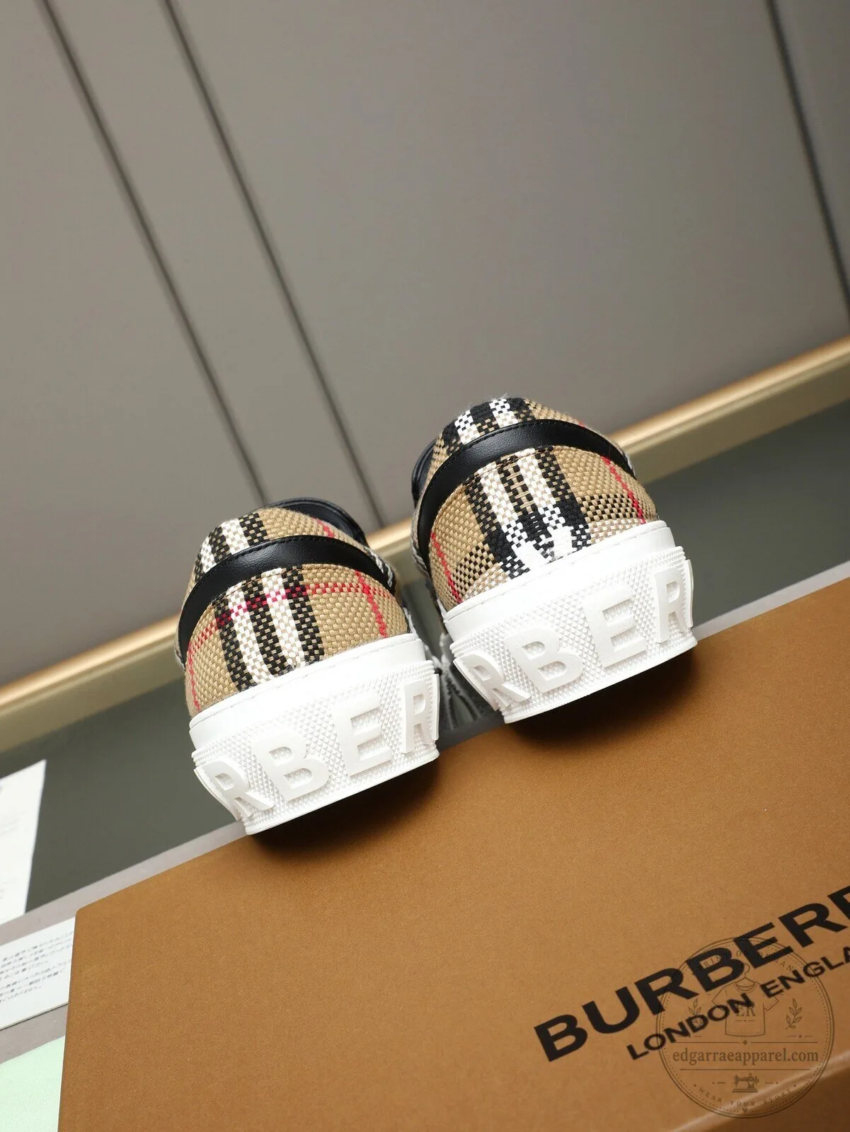 Women’s Casual Slip-On Shoes with Burberry Check Pattern 11 Women’s Casual Slip-On Shoes with Burberry Check Pattern